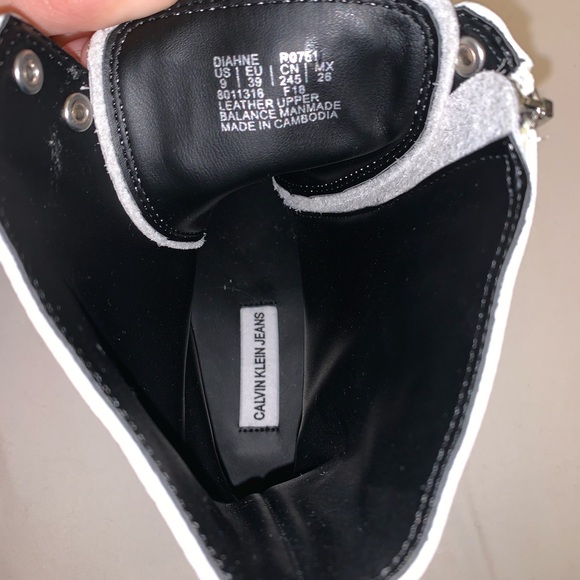 CALVIN KLEIN NWOB • RARE Leather Combat Boots • 9 - Picture 5 of 6